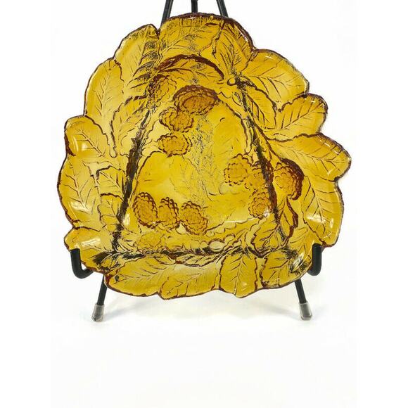 Amber Glass Raised Leaf Serving Dish Indiana Glass 7.25 x 7 Vintage - Picture 5 of 9